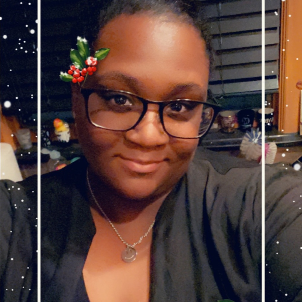 Meet your Posher, Latoya